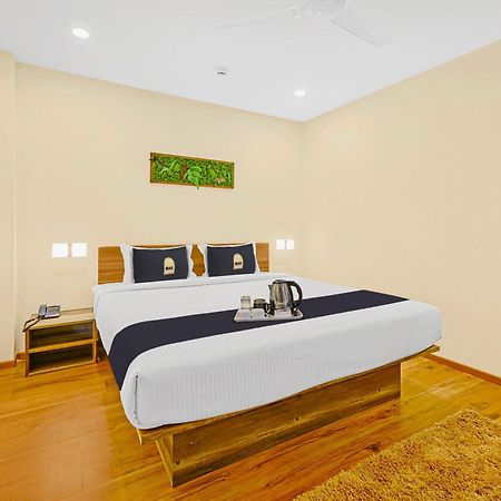 Super Townhouse Oak Hillside Aqua Hotel Khandagiri Buitenkant foto