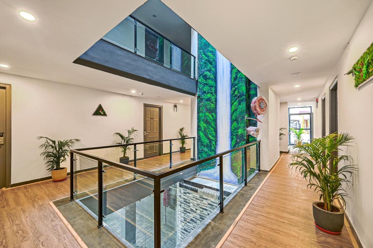 Super Townhouse Oak Hillside Aqua Hotel Khandagiri Buitenkant foto