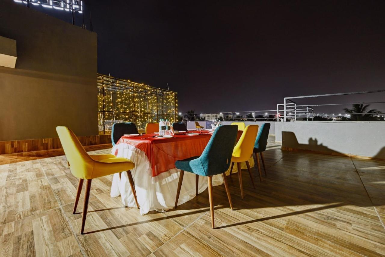 Super Townhouse Oak Hillside Aqua Hotel Khandagiri Buitenkant foto