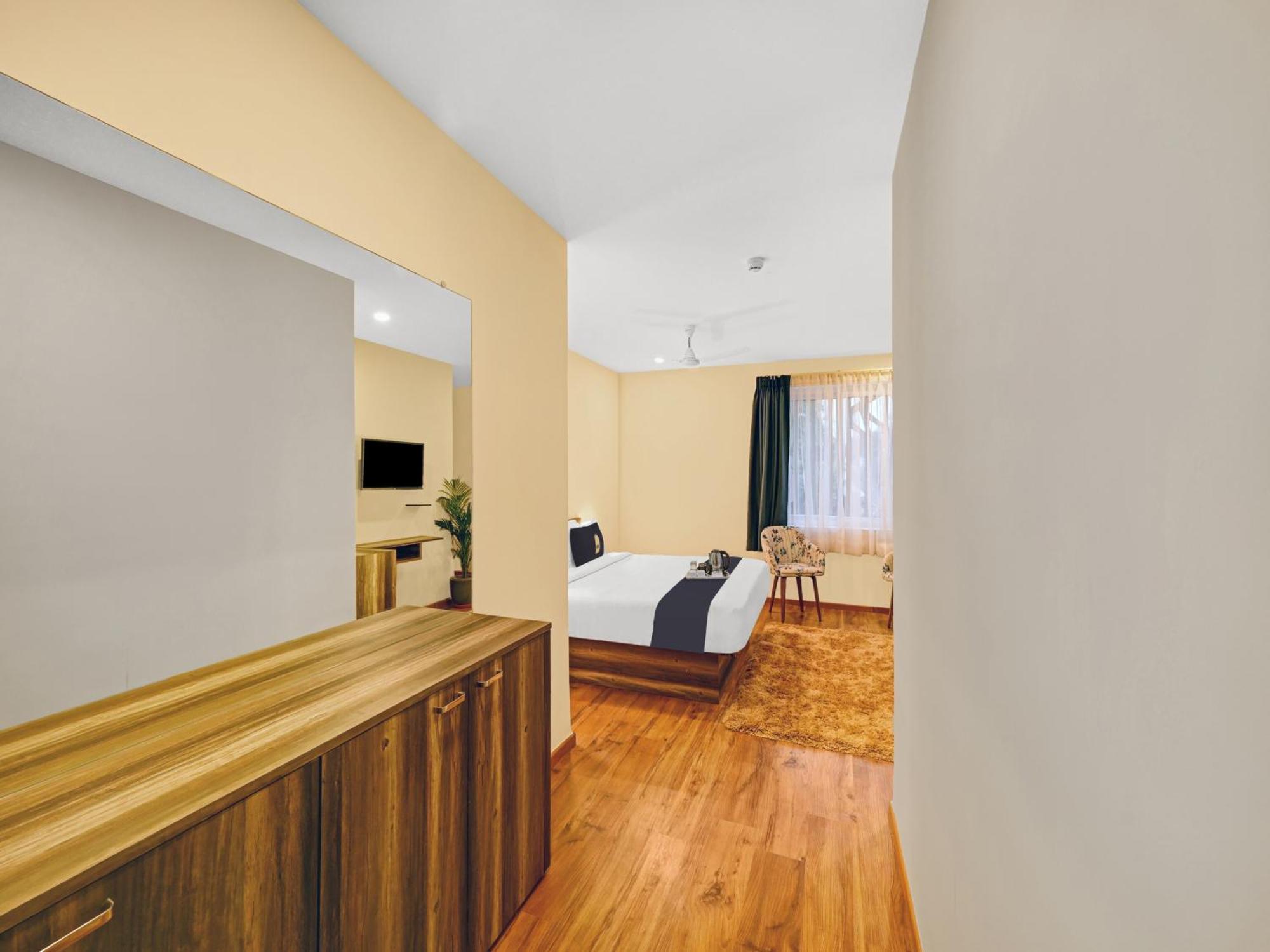 Super Townhouse Oak Hillside Aqua Hotel Khandagiri Buitenkant foto